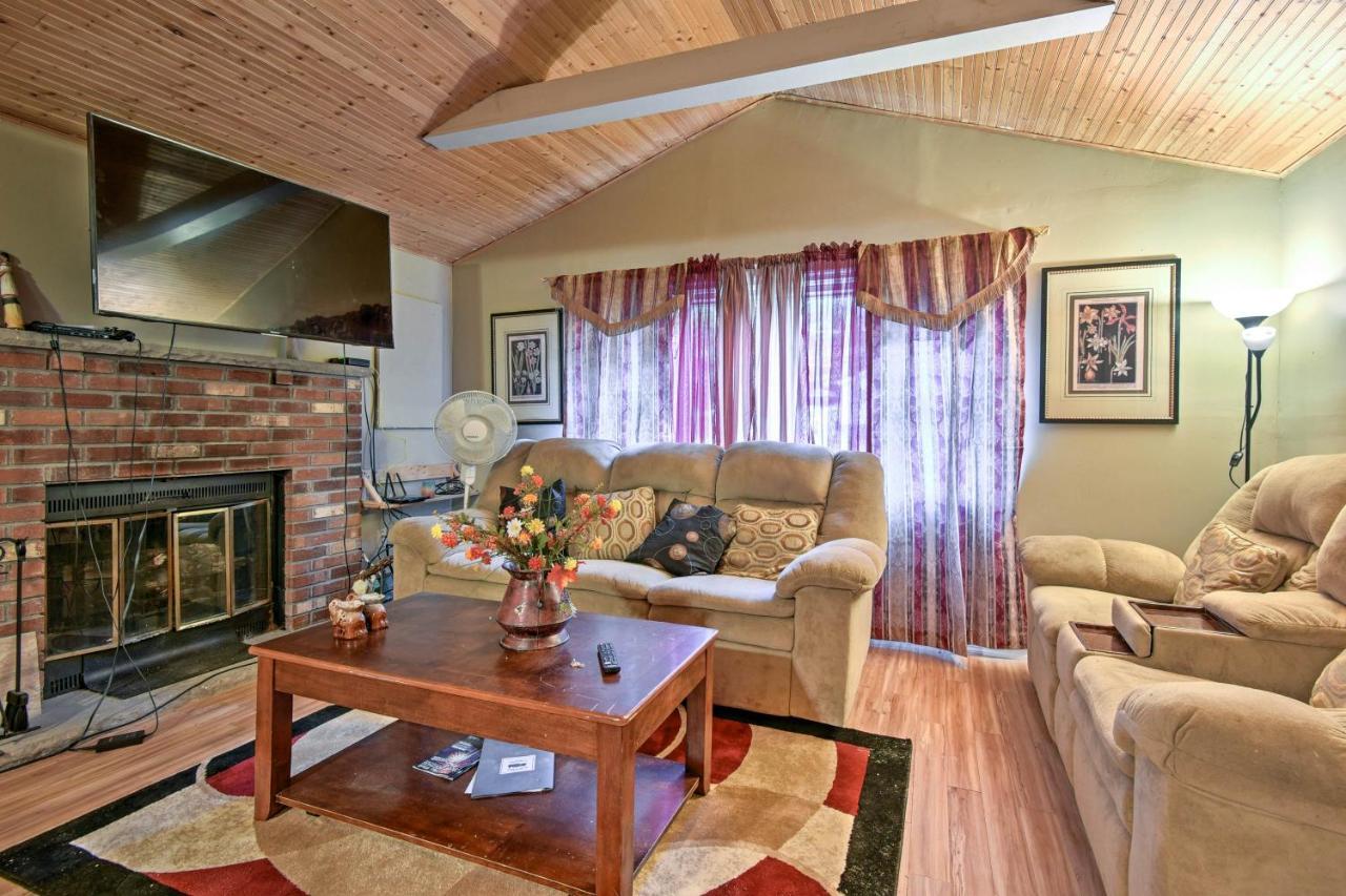 Cozy Arrowhead Lake Home With Sunroom And Pool Access! Pocono Lake ภายนอก รูปภาพ