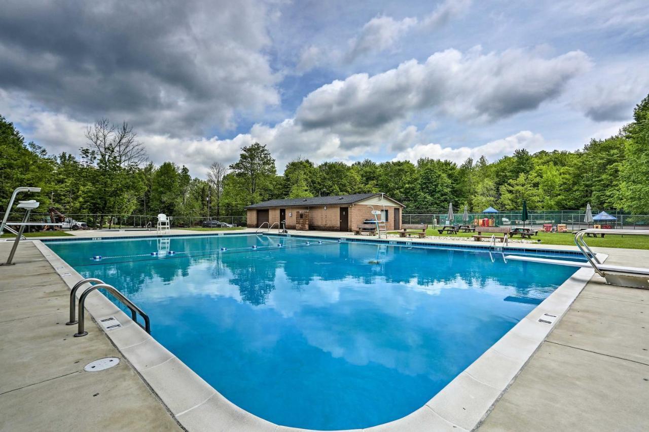 Cozy Arrowhead Lake Home With Sunroom And Pool Access! Pocono Lake ภายนอก รูปภาพ